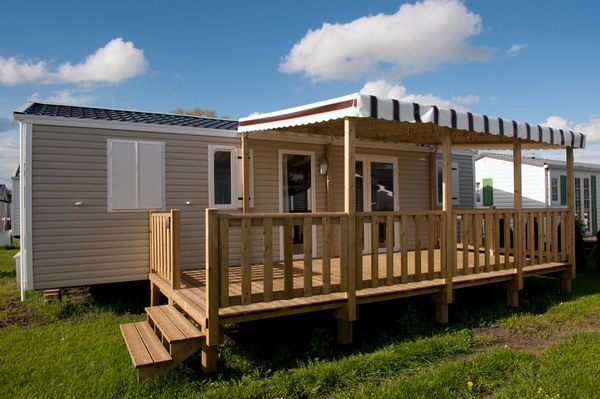 Service de pose de terrasse pour mobil-home, Biscarosse, CT Landes Services